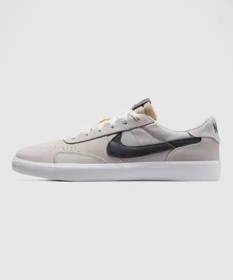 Nike SB Heritage Vulc Men's Skateboarding Shoes – Sleek Grey Suede, Classic Streetwear Vibes